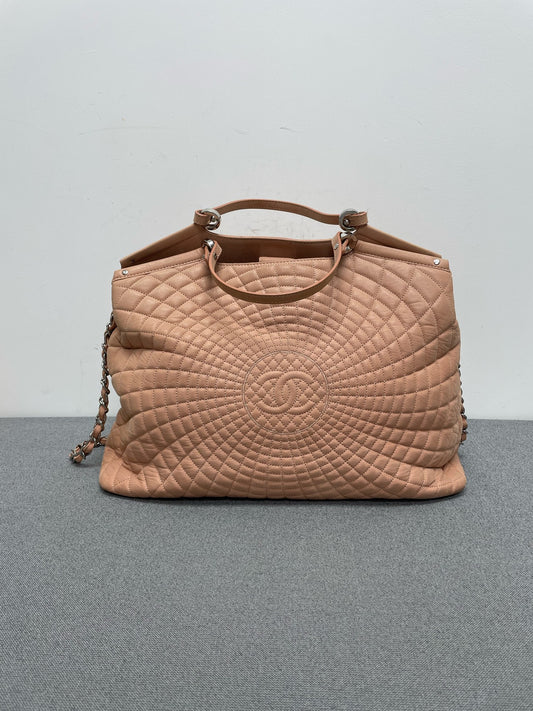 Chanel - Other - Leather - Pink - (Large)