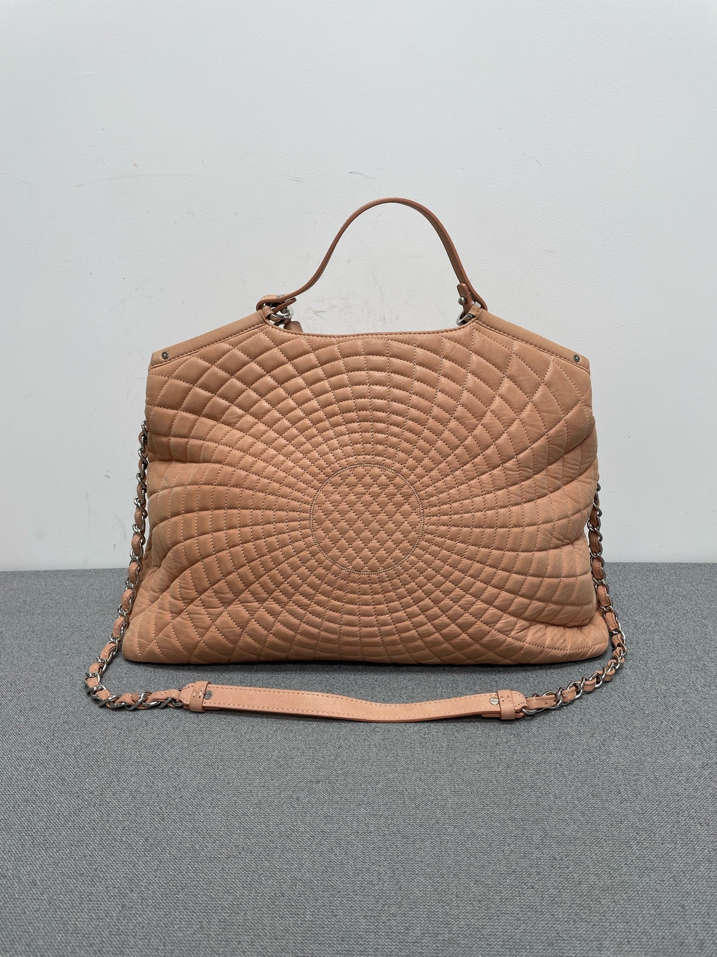 Chanel - Other - Leather - Pink - (Large)