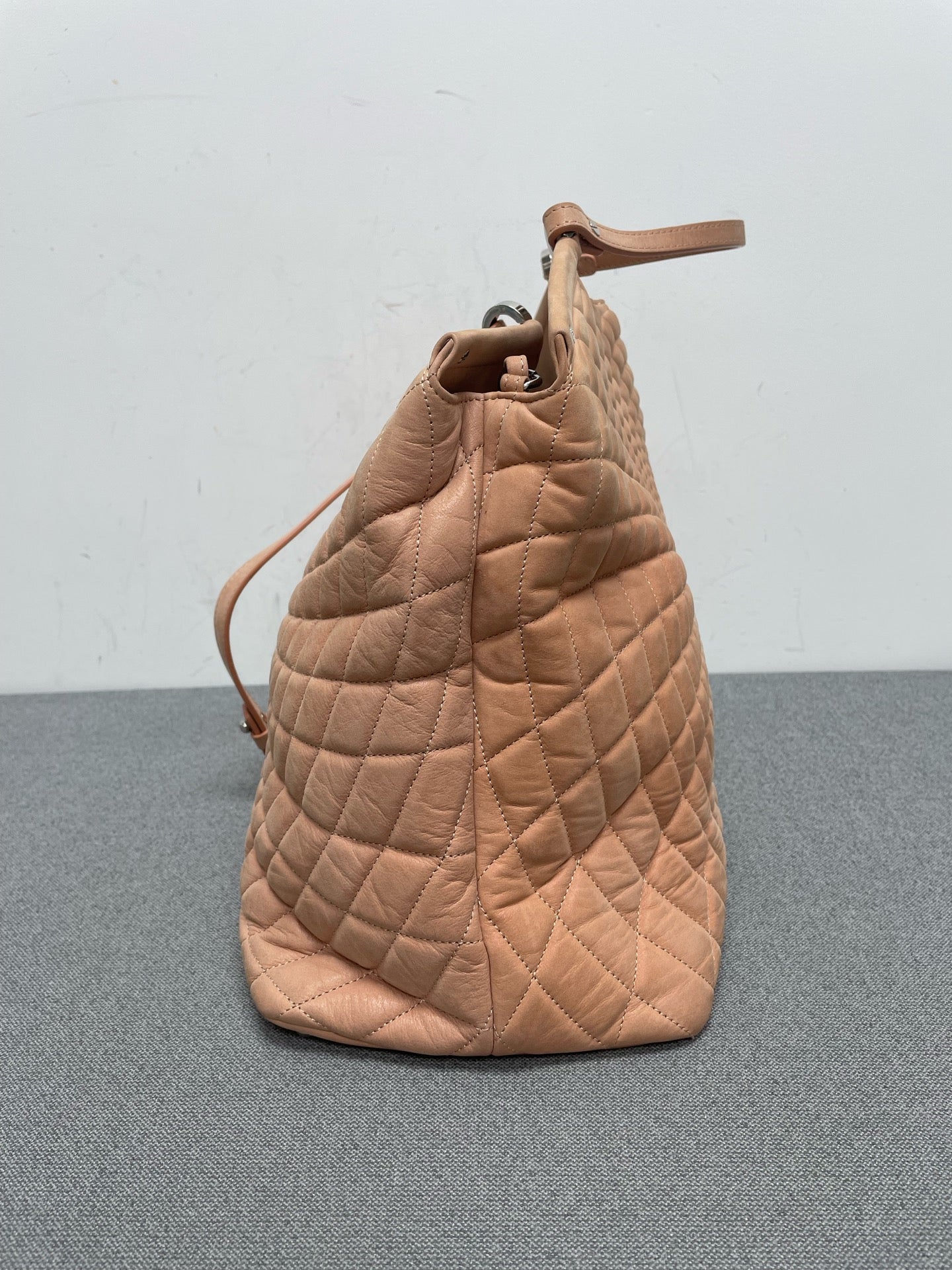 Chanel - Other - Leather - Pink - (Large)