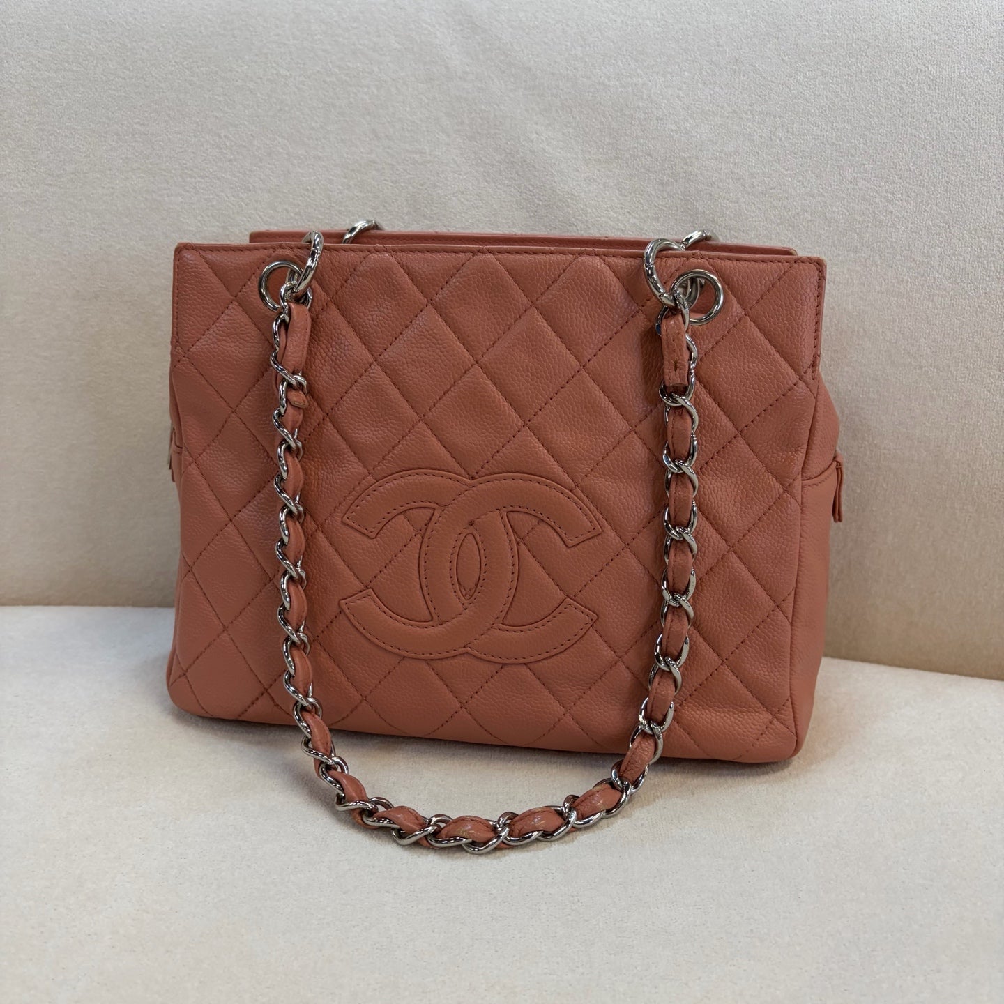 Chanel - Other - Leather - Pink - (medium)