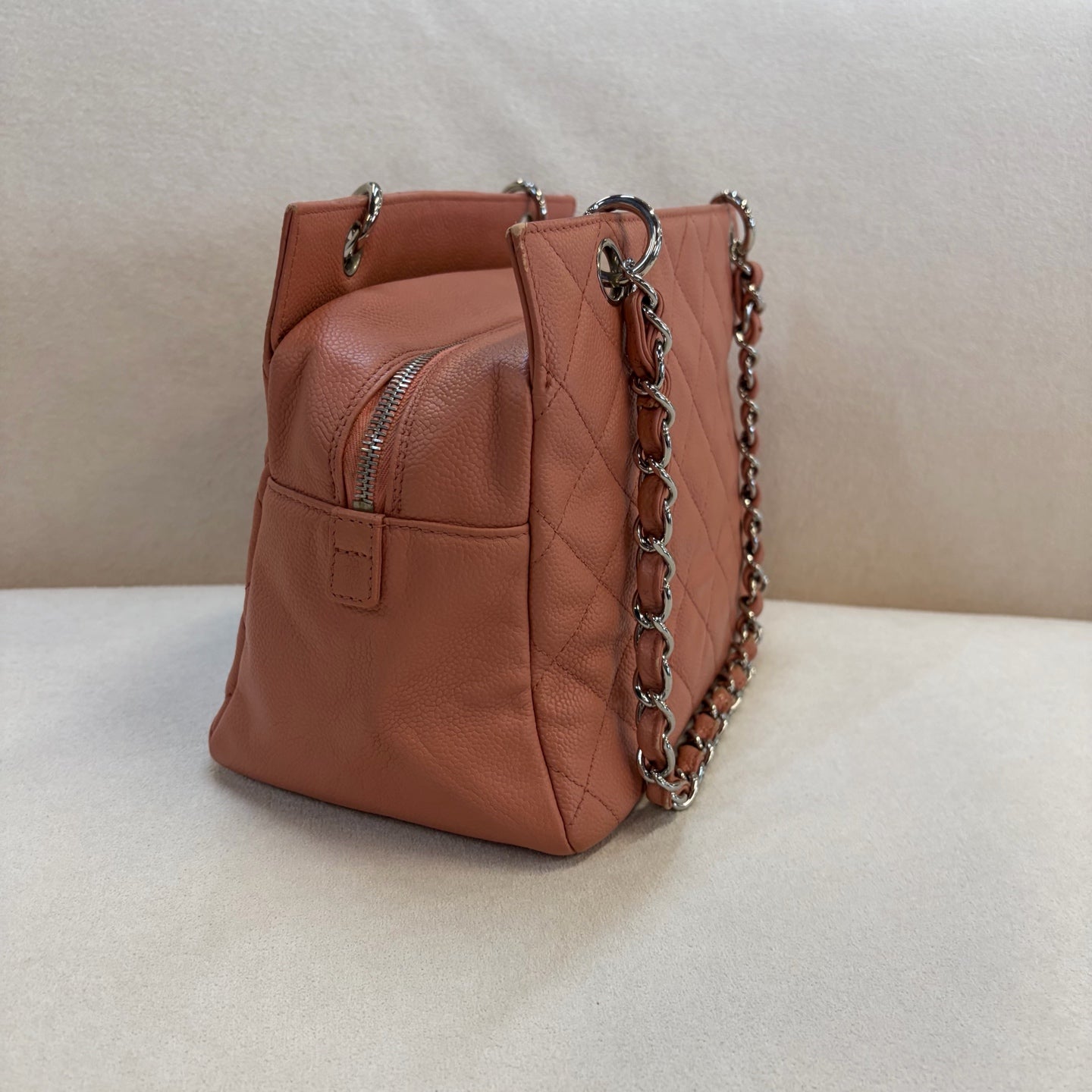 Chanel - Other - Leather - Pink - (medium)