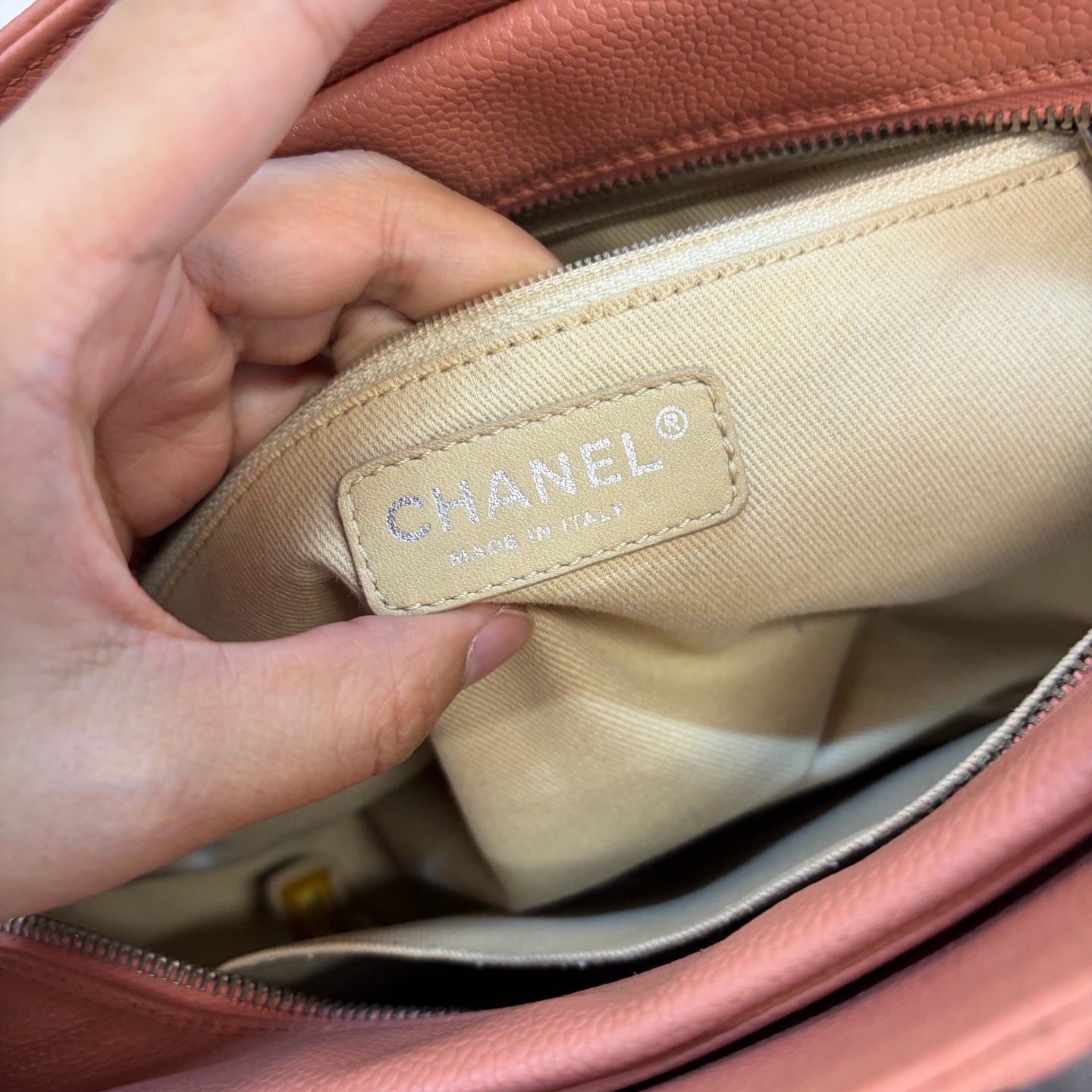 Chanel - Other - Leather - Pink - (medium)
