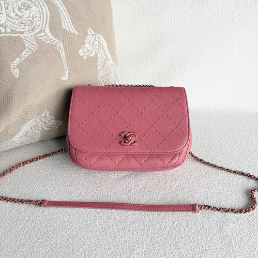 Chanel - Other - Leather - Pink - (mini)