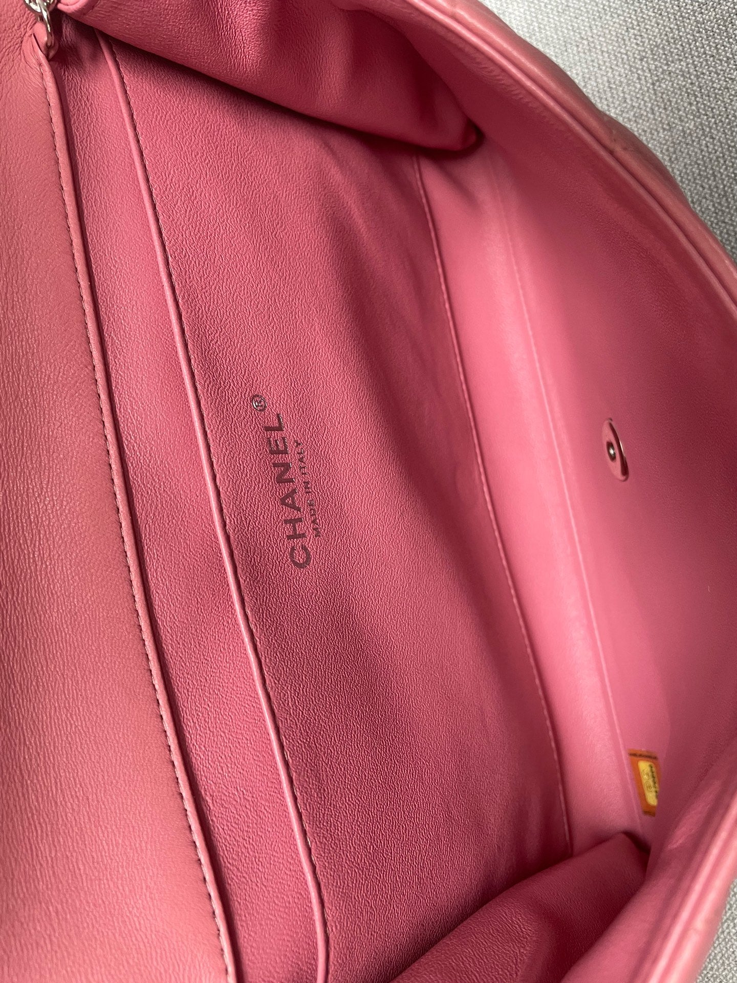 Chanel - Other - Leather - Pink - (mini)