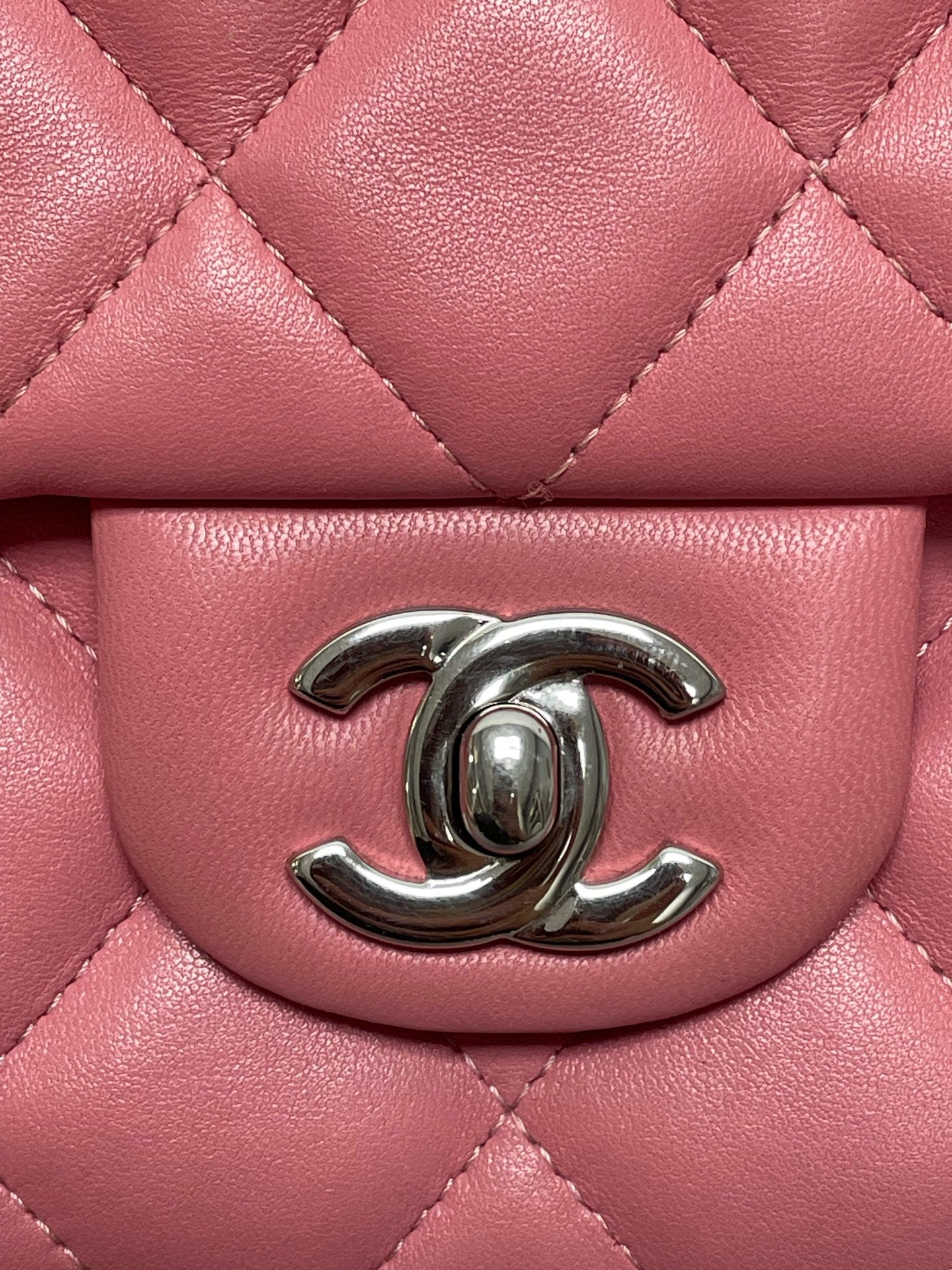 Chanel - Other - Leather - Pink - (mini)
