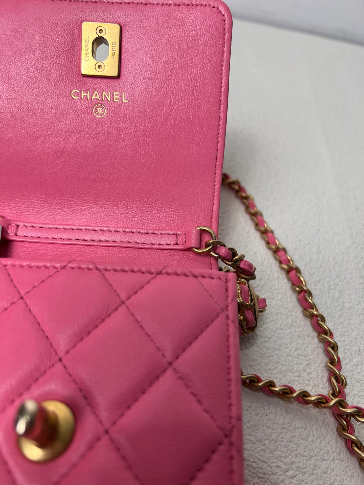 Chanel - Other - Leather - Pink - (mini)