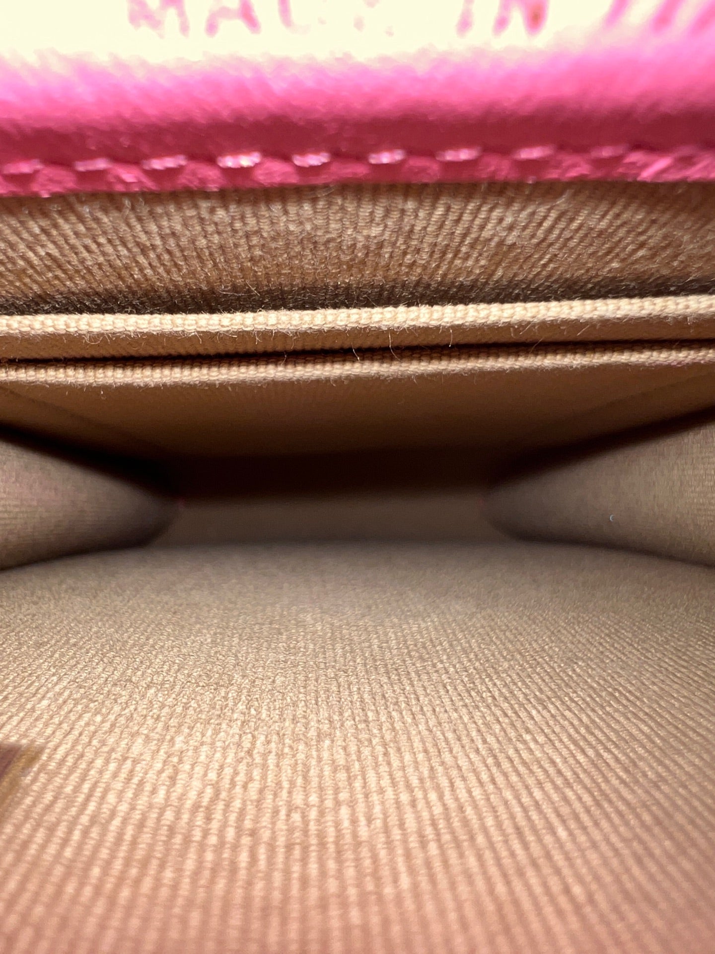 Chanel - Other - Leather - Pink - (mini)