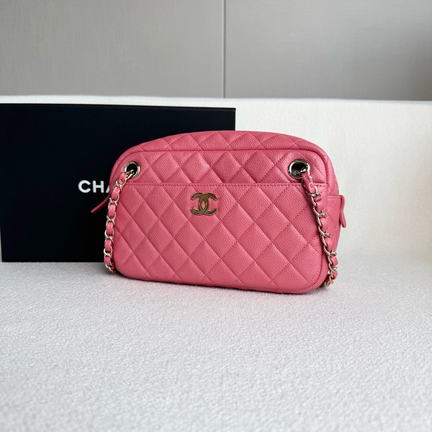 Chanel - Other - Leather - Pink - (Small)