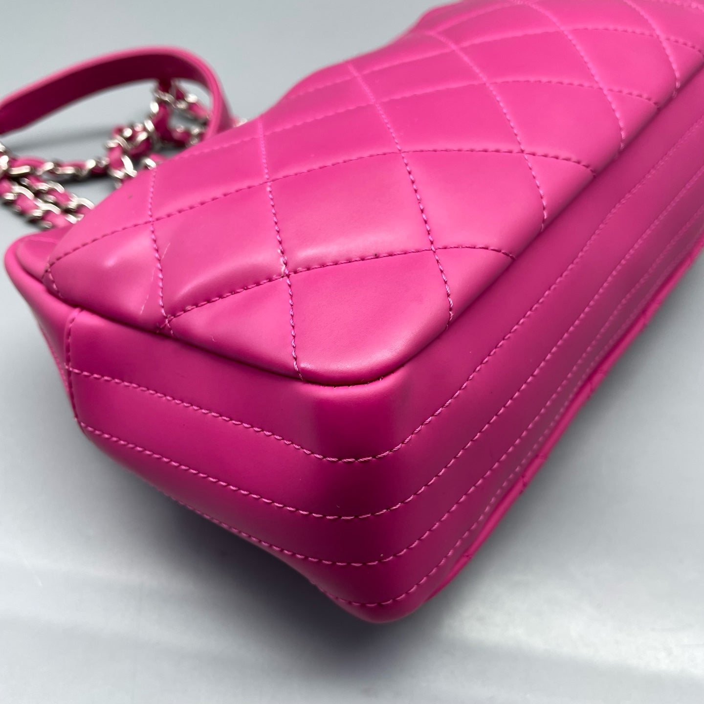Chanel - Other - Leather - Pink - (Small)