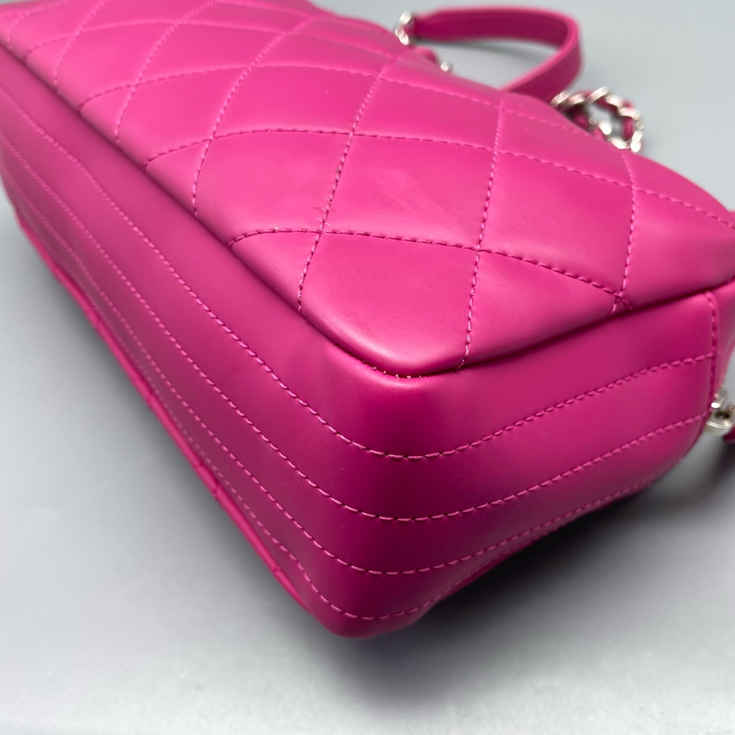 Chanel - Other - Leather - Pink - (Small)