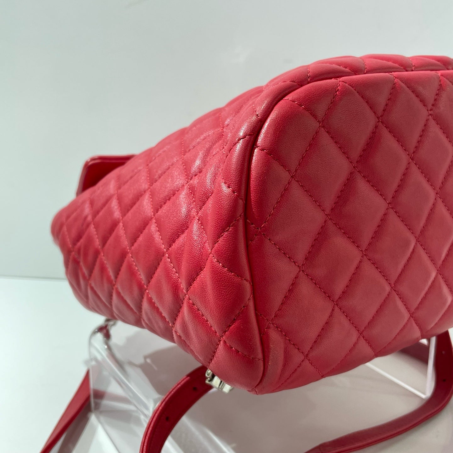 Chanel - Other - Leather - Red - (Medium)