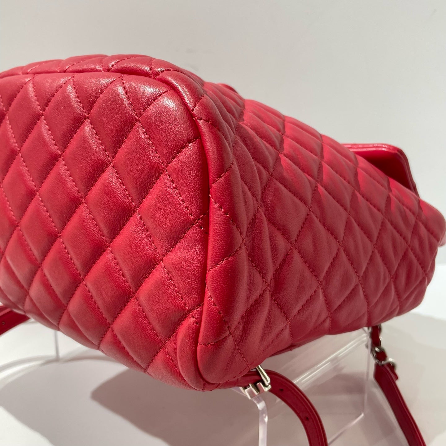 Chanel - Other - Leather - Red - (Medium)