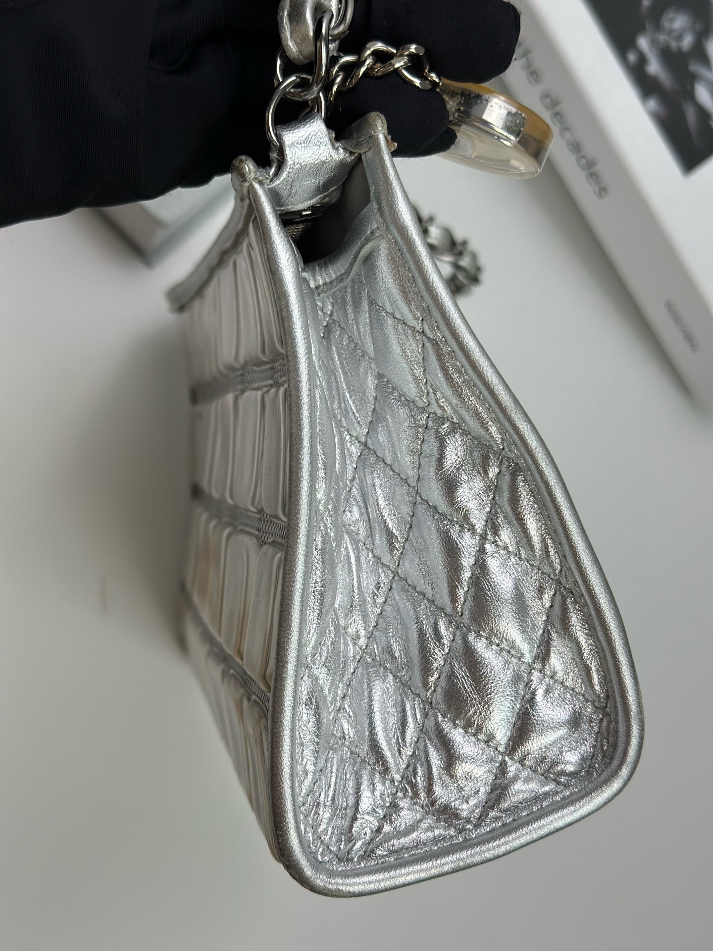 Chanel - Other - Leather - Silver - (small)