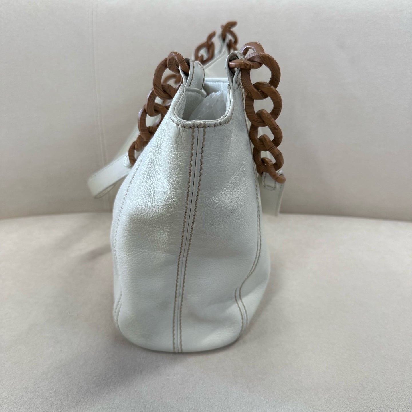 Chanel - Other - Leather - White - (medium)