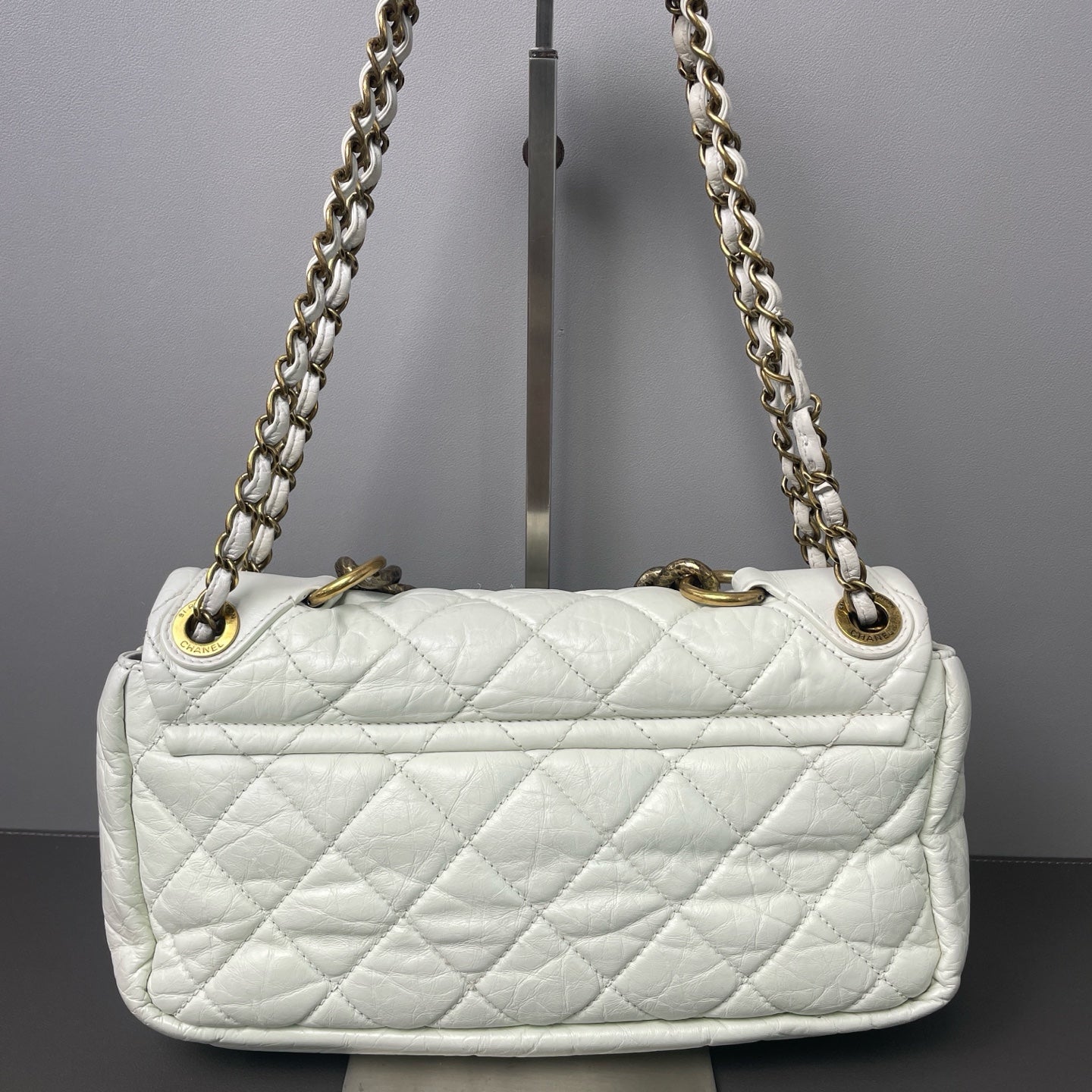 Chanel - Other - Leather - White - (medium)