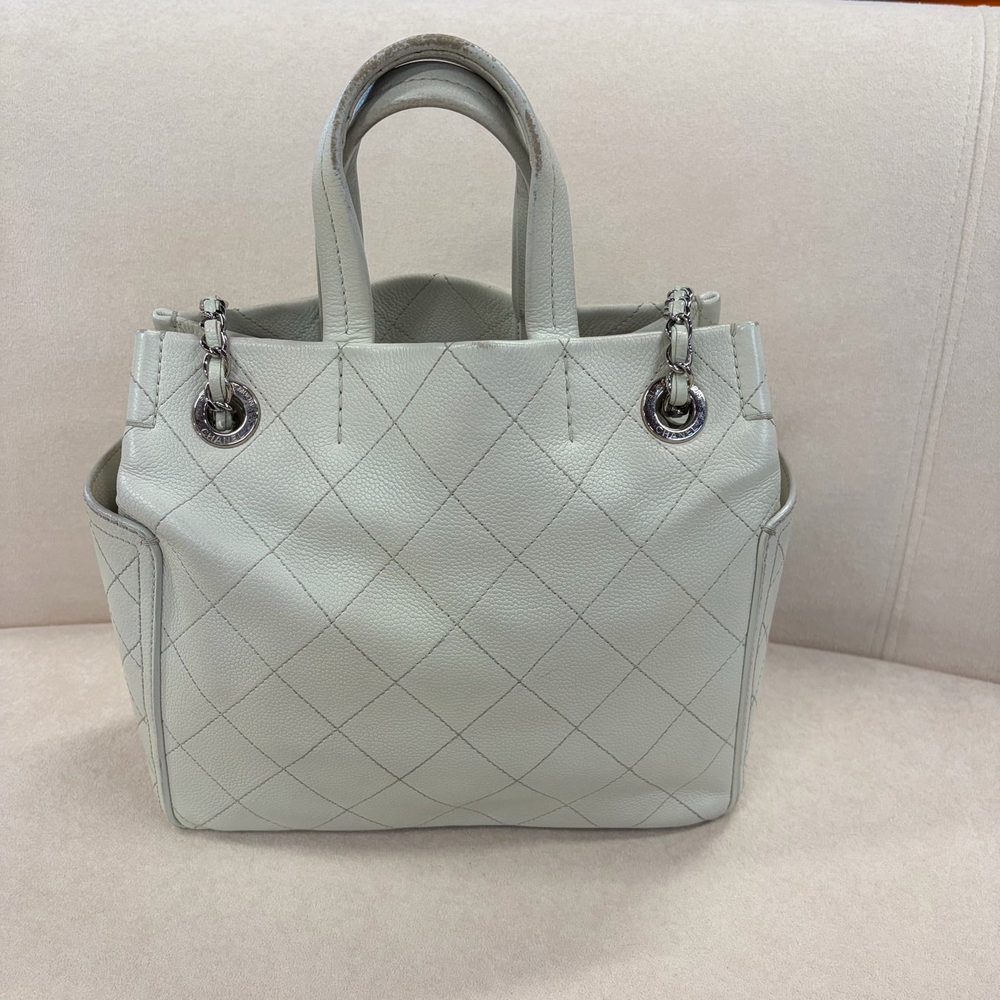 Chanel - Other - Leather - White - (medium)