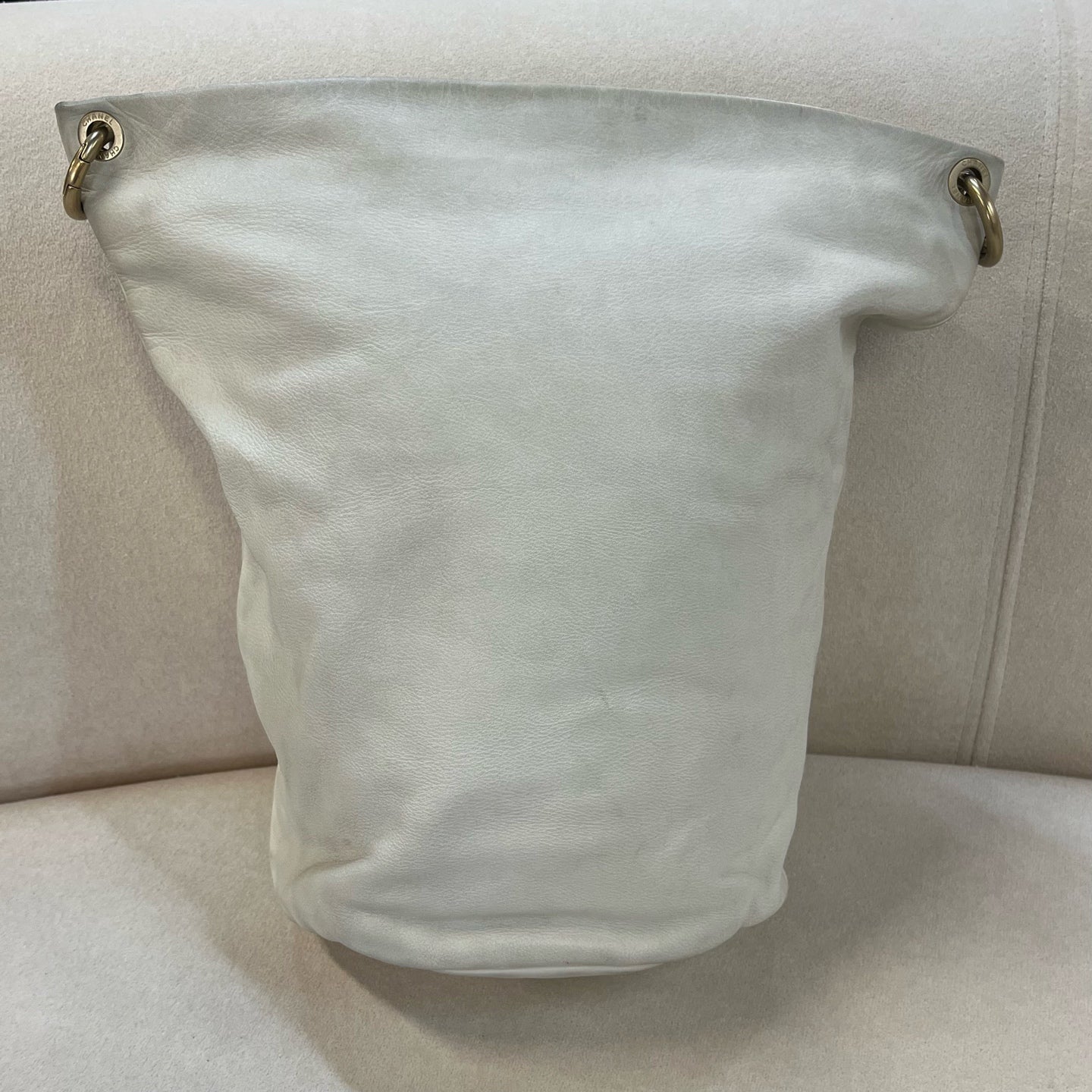 Chanel - Other - Leather - White - (medium)