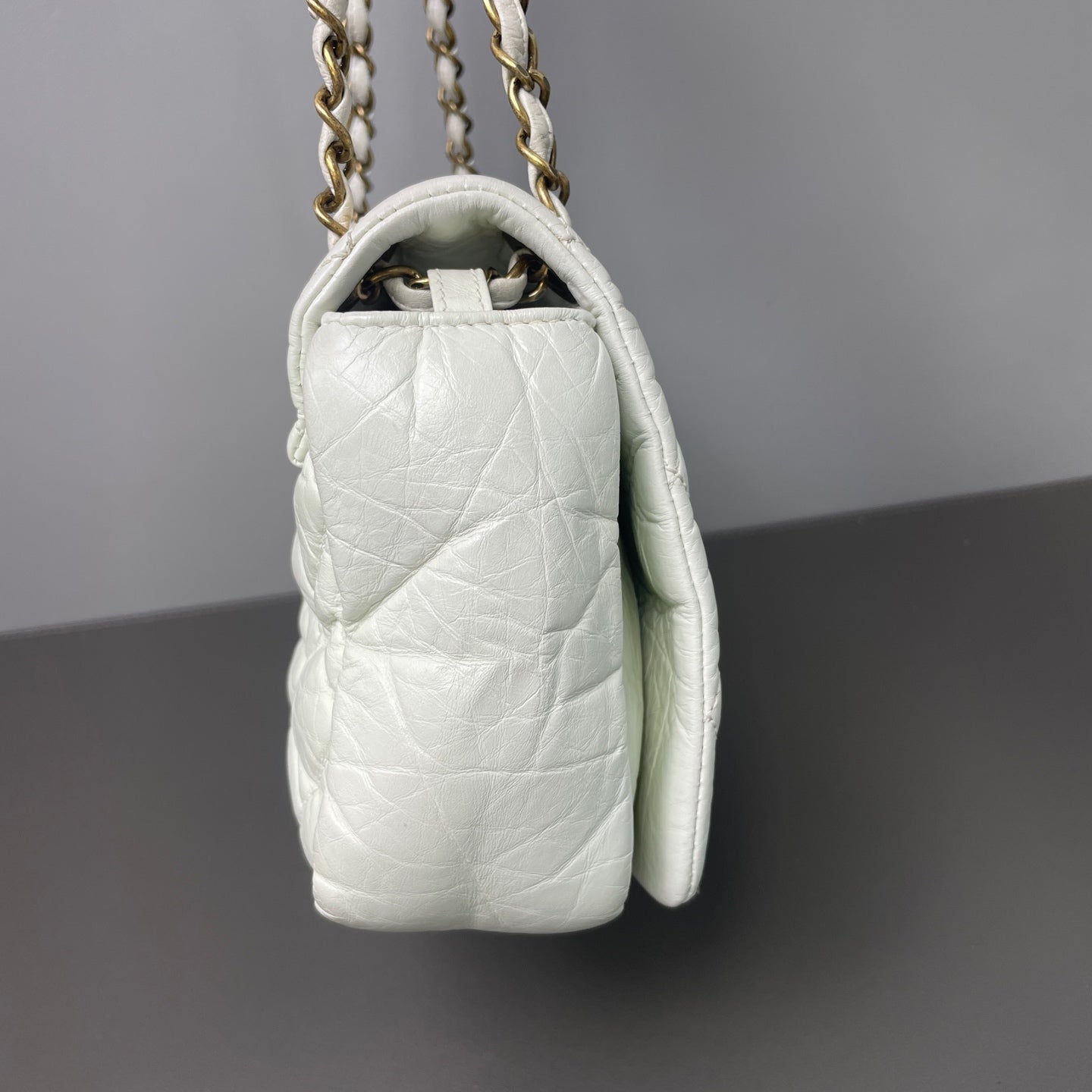 Chanel - Other - Leather - White - (medium)