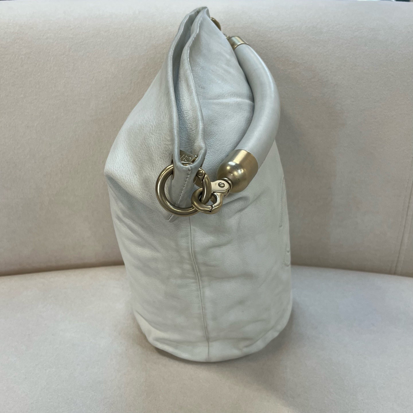 Chanel - Other - Leather - White - (medium)