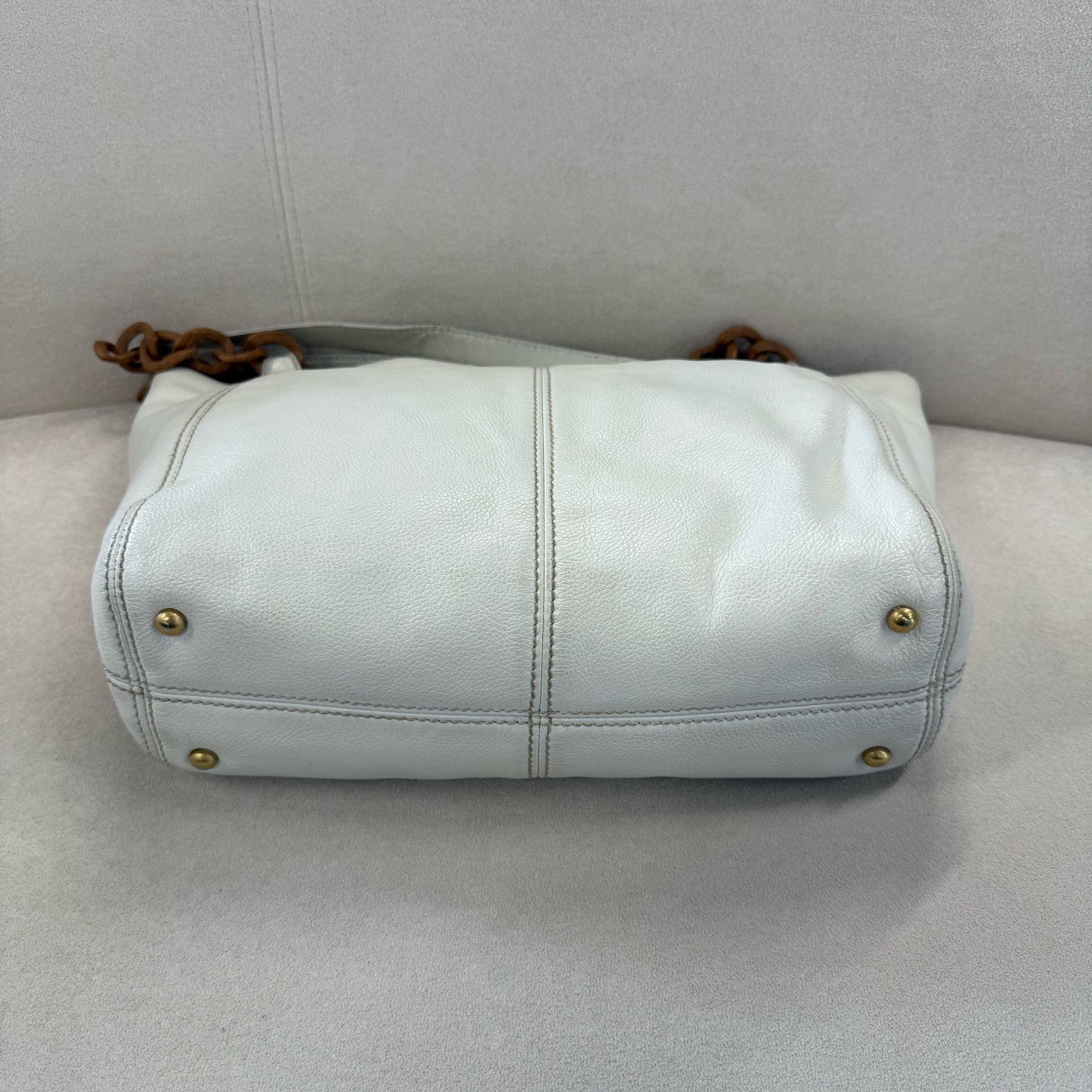 Chanel - Other - Leather - White - (medium)
