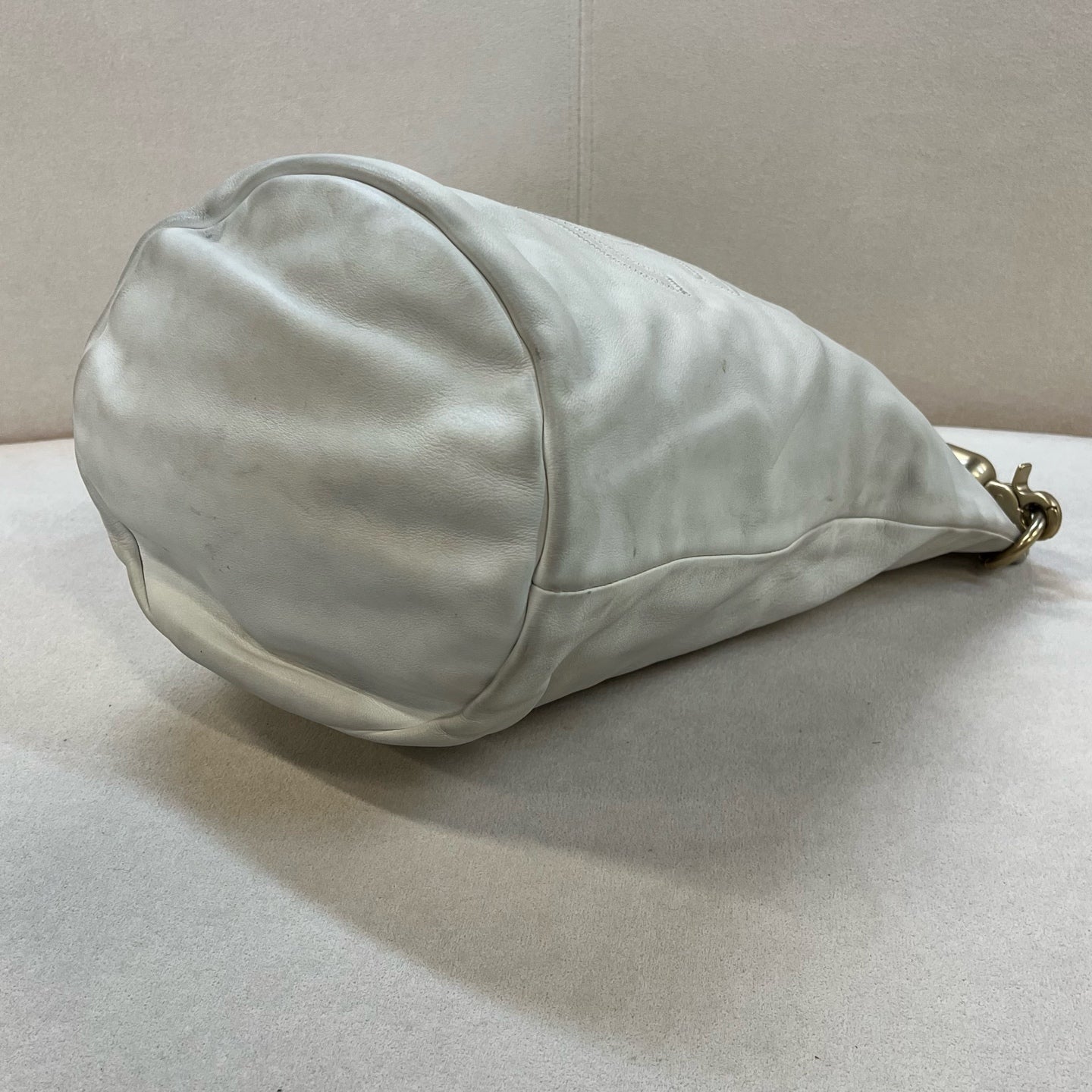 Chanel - Other - Leather - White - (medium)