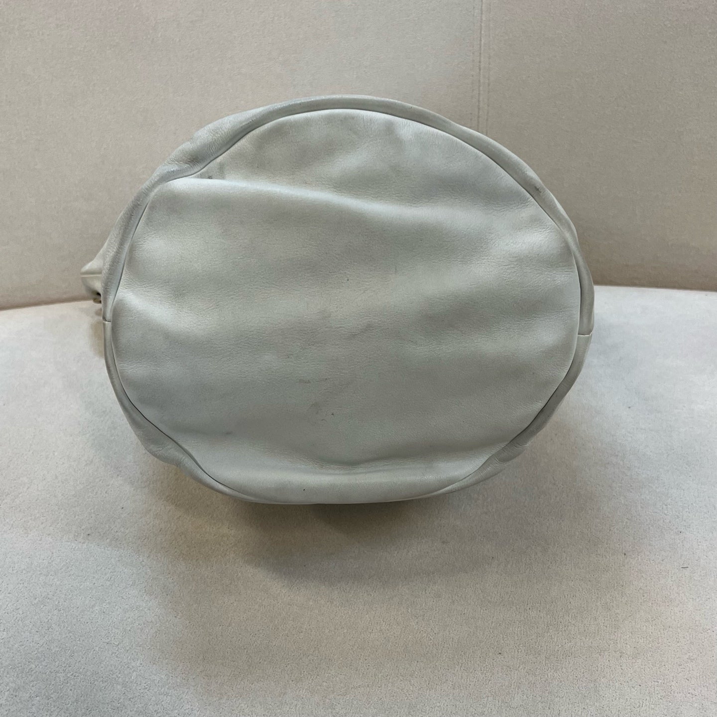 Chanel - Other - Leather - White - (medium)