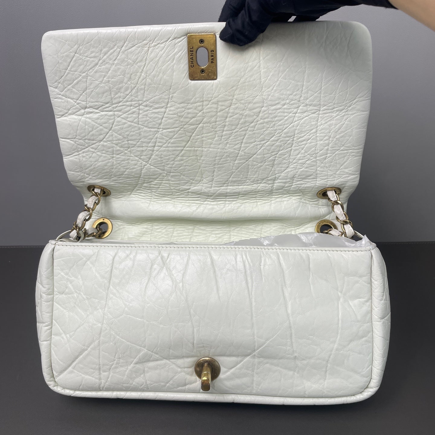 Chanel - Other - Leather - White - (medium)