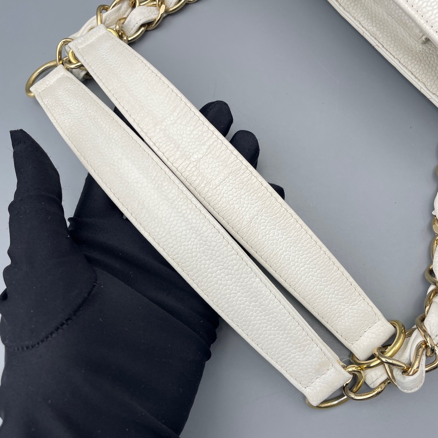 Chanel - Other - Leather - White - (medium)