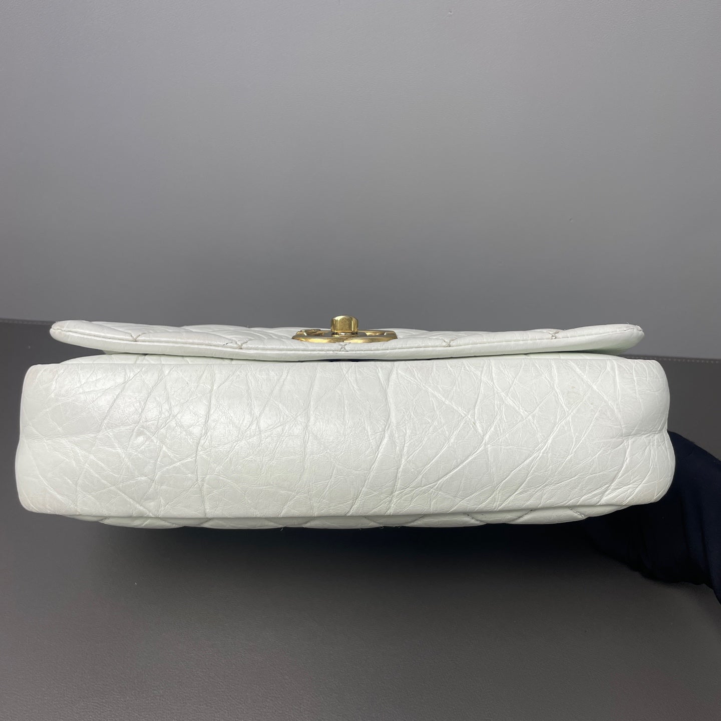 Chanel - Other - Leather - White - (medium)