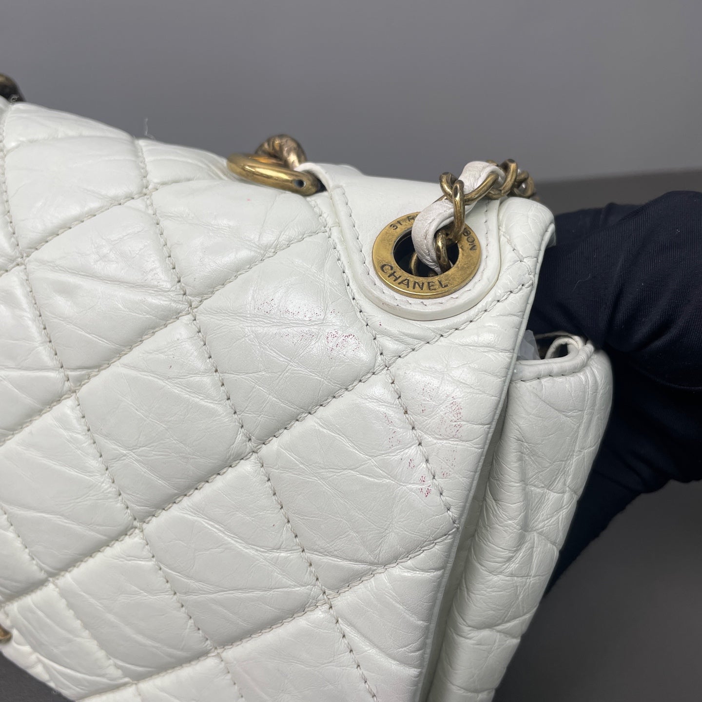 Chanel - Other - Leather - White - (medium)