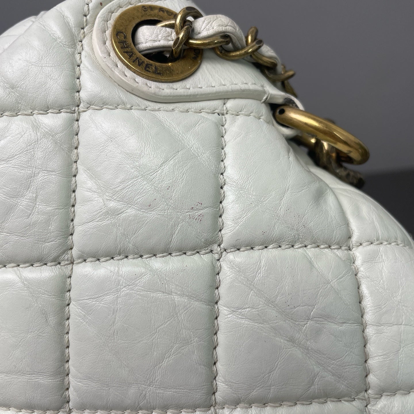 Chanel - Other - Leather - White - (medium)