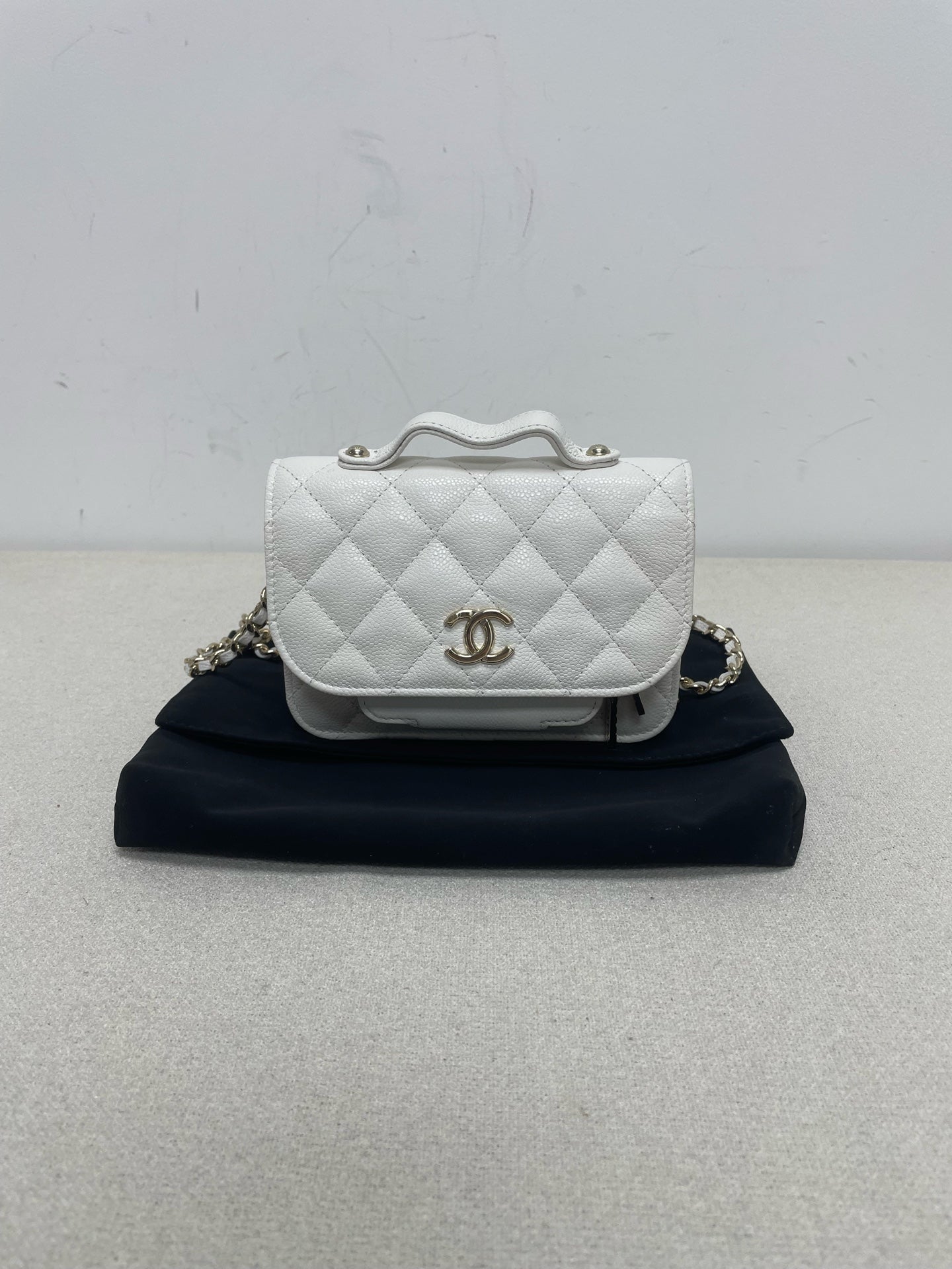 Chanel - Other - Leather - White - (mini)