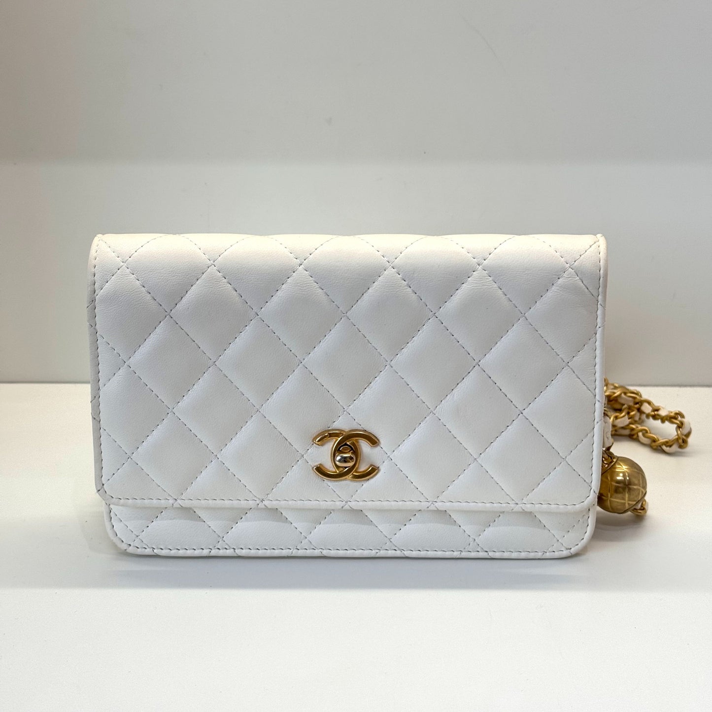 Chanel - Other - Leather - White - (mini)
