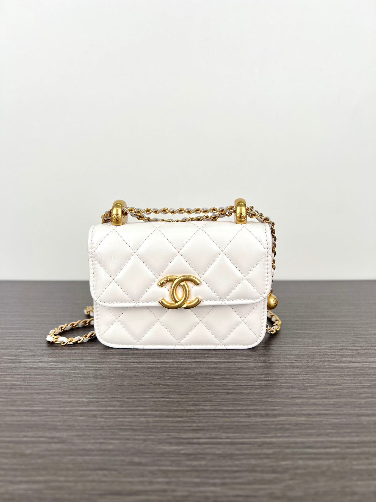 Chanel - Other - Leather - White - (mini)
