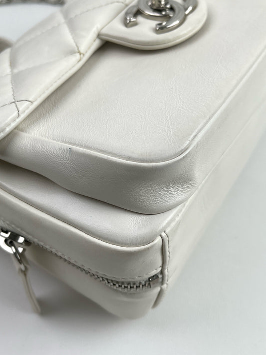 Chanel - Other - Leather - White - (mini)