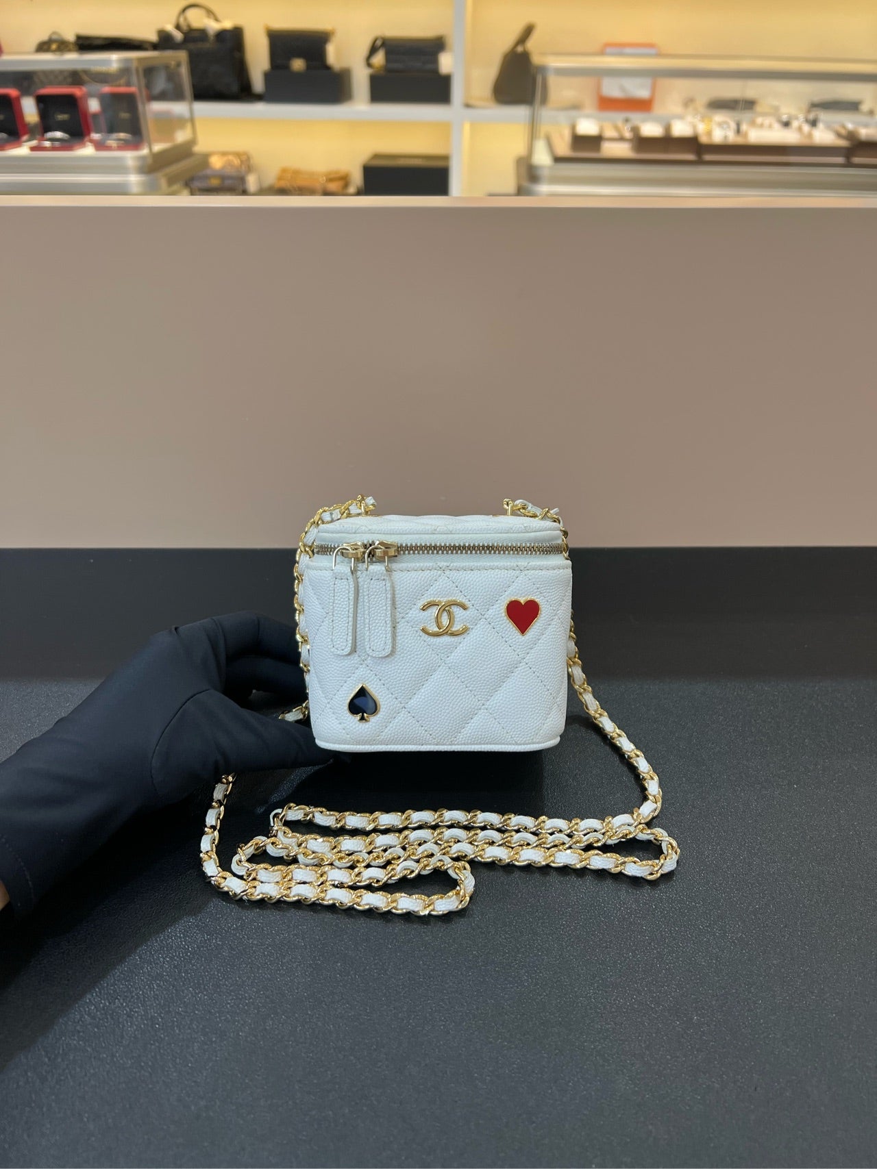 Chanel - Other - Leather - White - (mini)