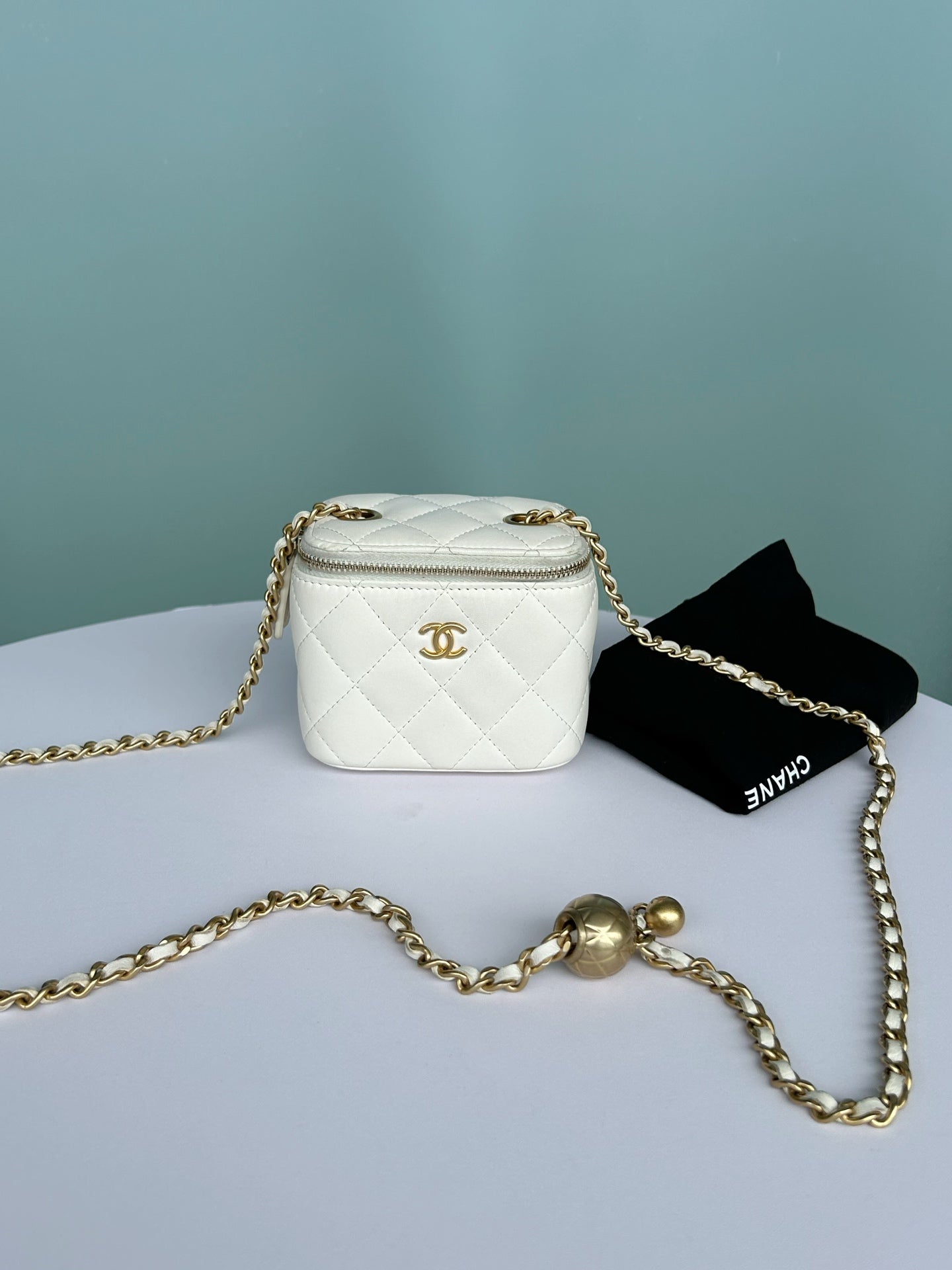 Chanel - Other - Leather - White - (mini)