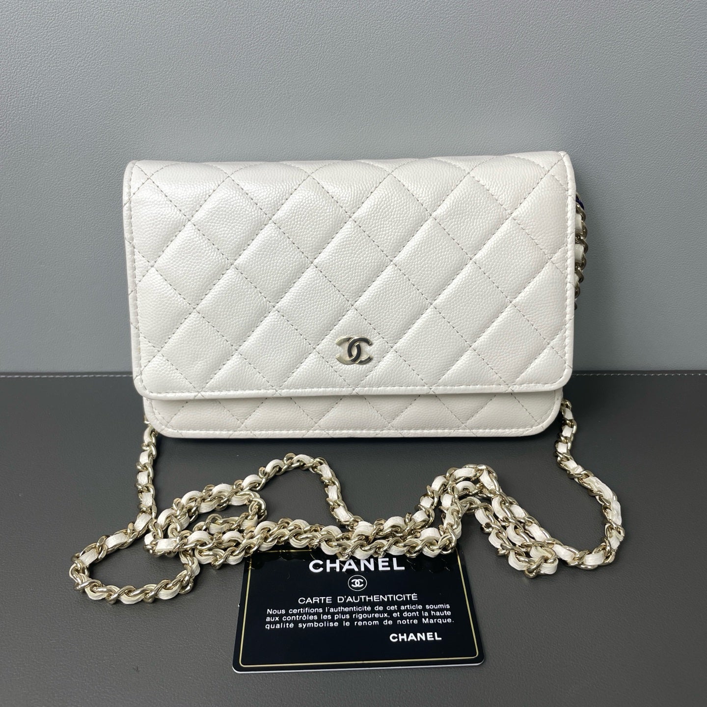 Chanel - Other - Leather - White - (mini)