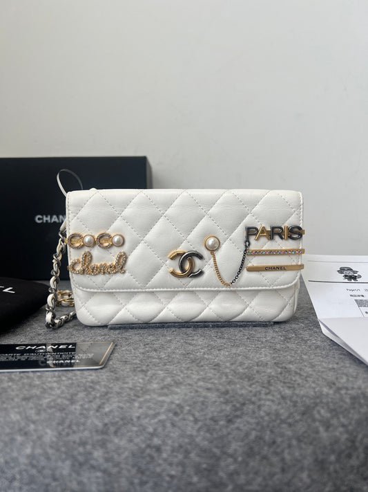 Chanel - Other - Leather - White - (mini)
