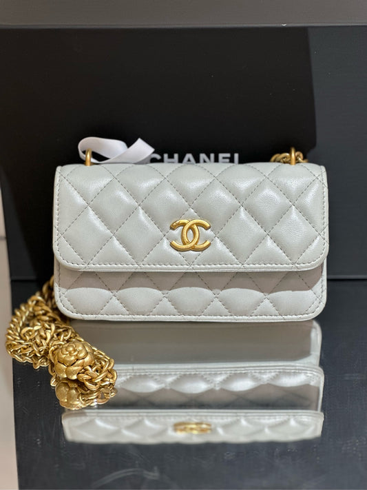 Chanel - Other - Leather - White - (mini)