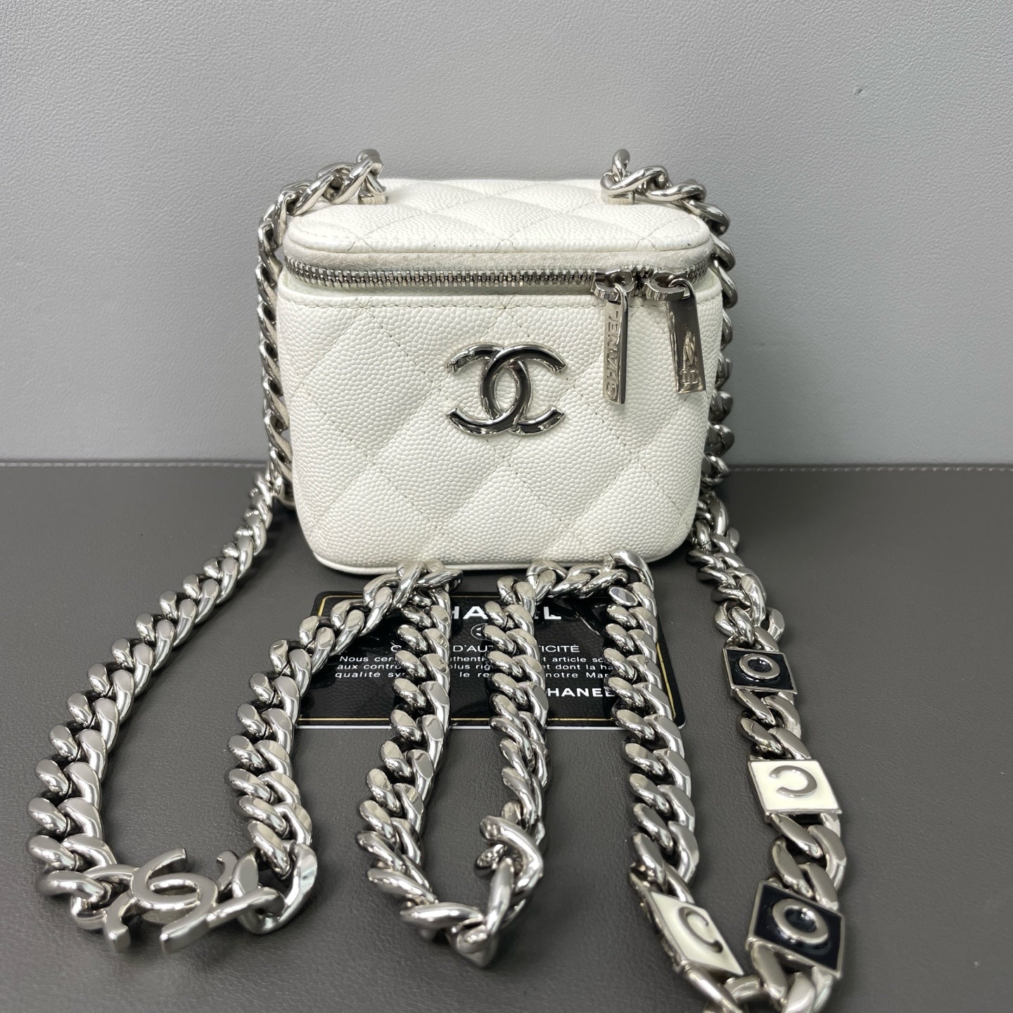 Chanel - Other - Leather - White - (mini)