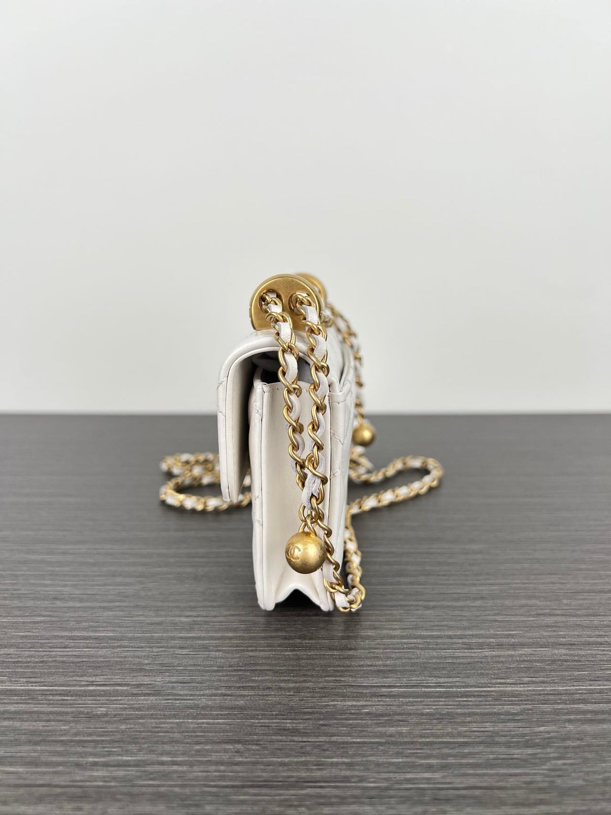 Chanel - Other - Leather - White - (mini)