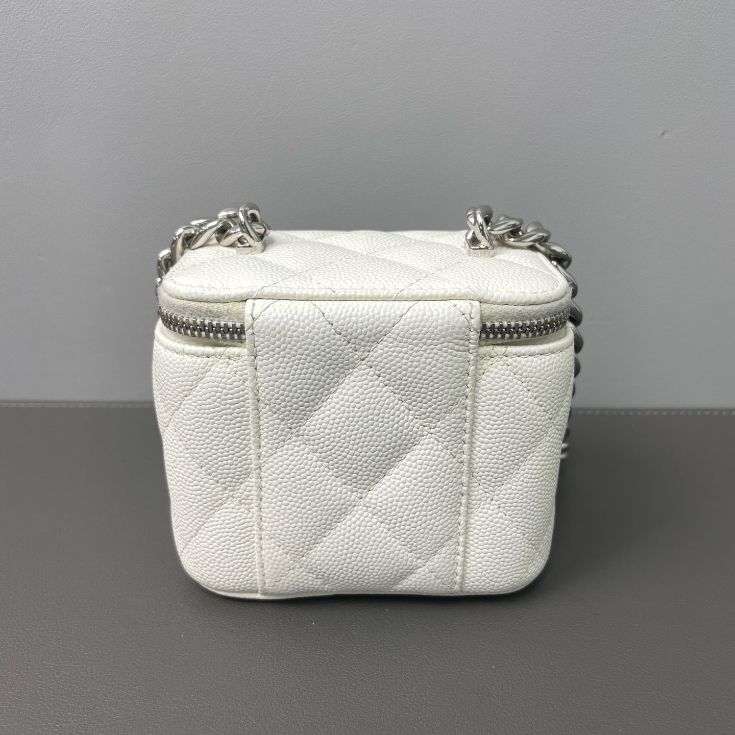 Chanel - Other - Leather - White - (mini)
