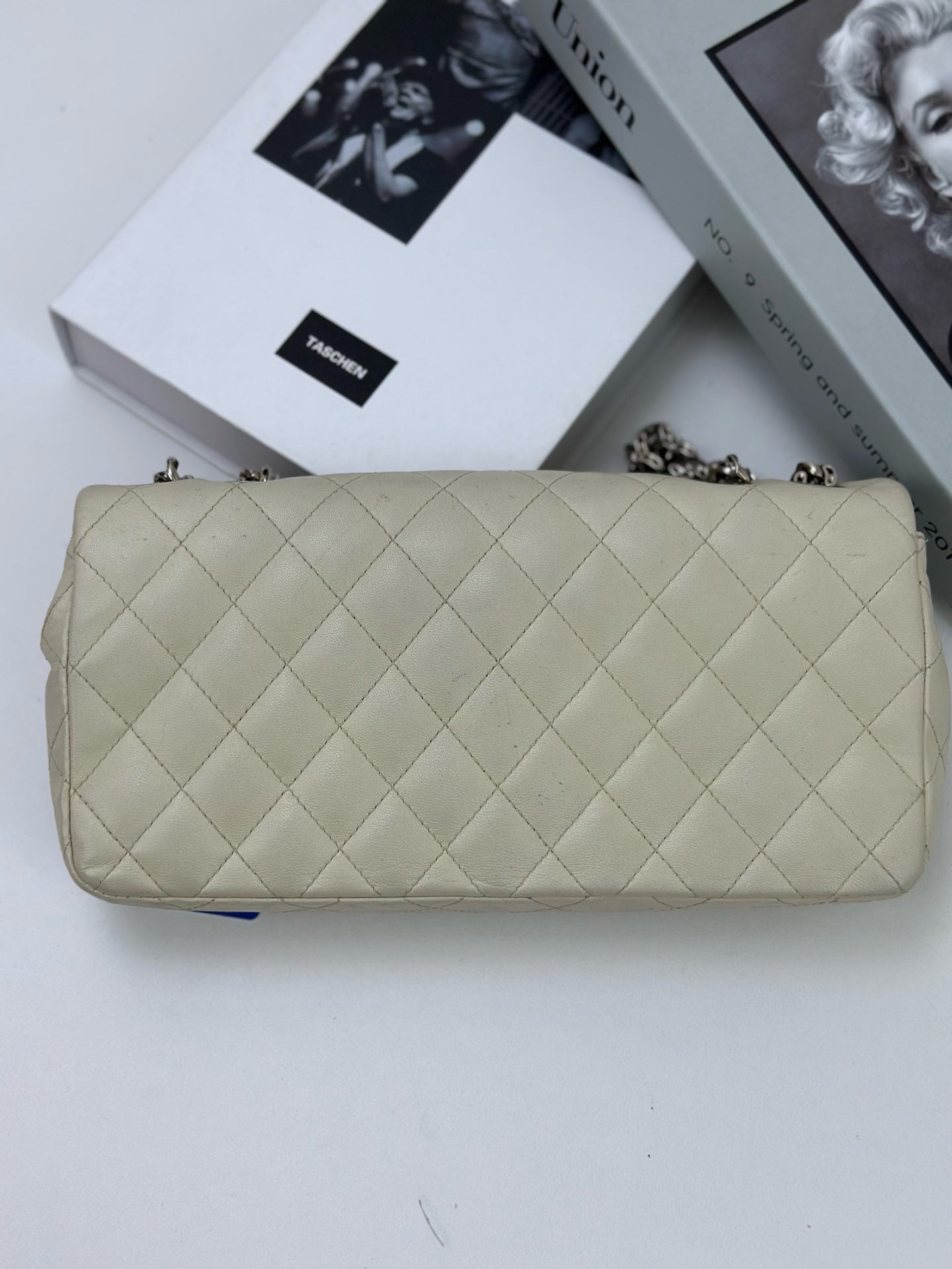 Chanel - Other - Leather - White - (mini)
