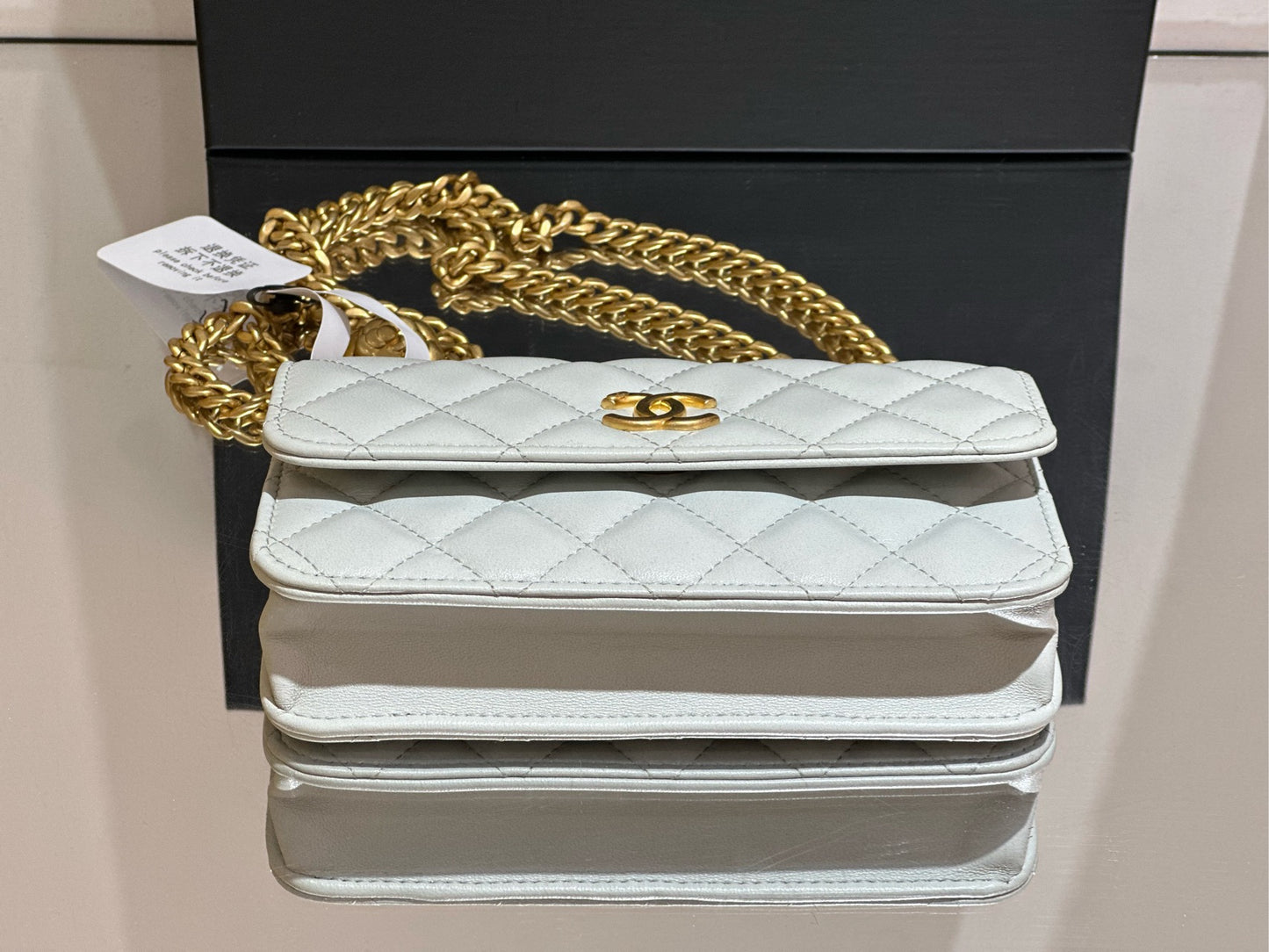 Chanel - Other - Leather - White - (mini)