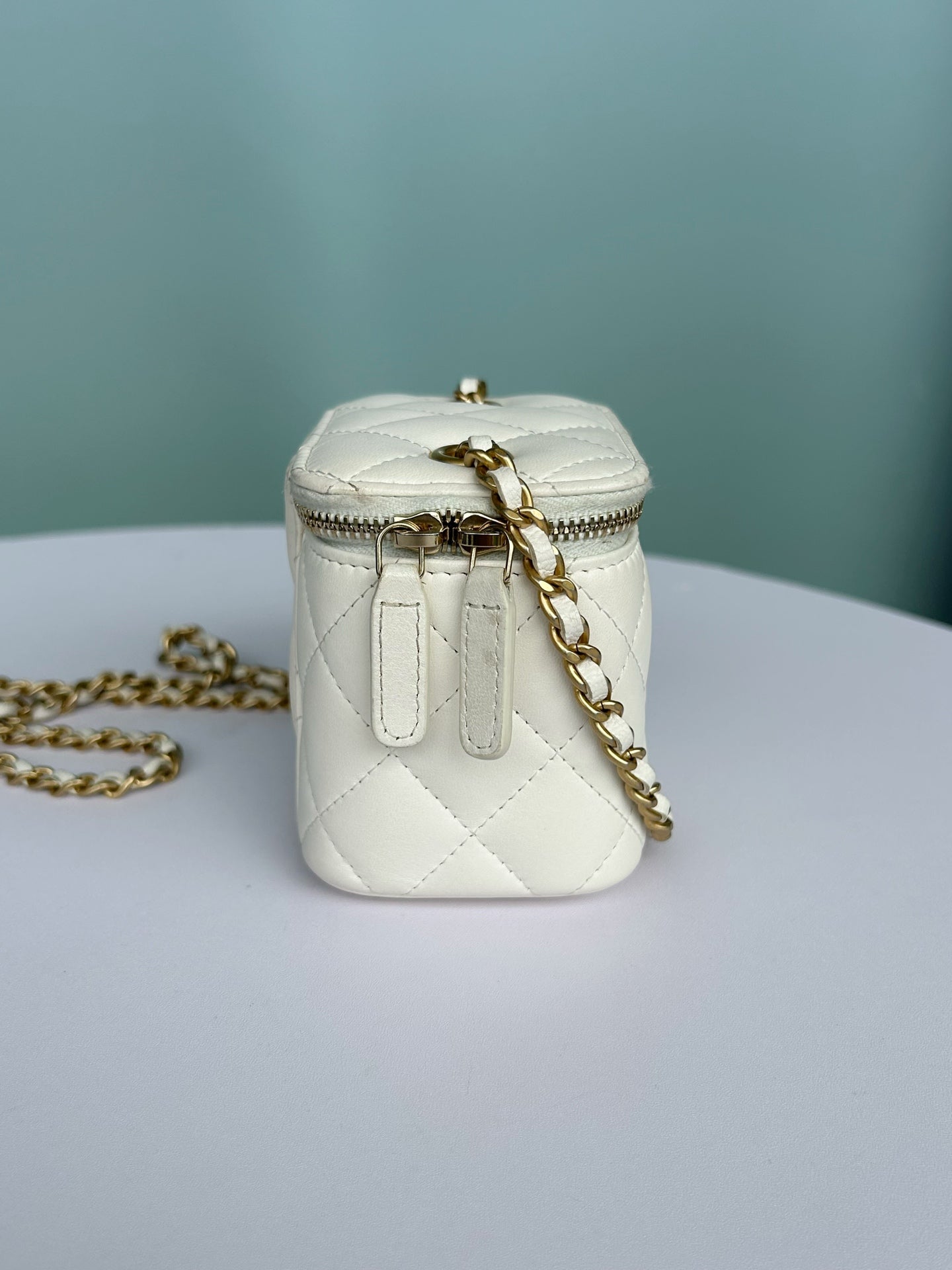 Chanel - Other - Leather - White - (mini)