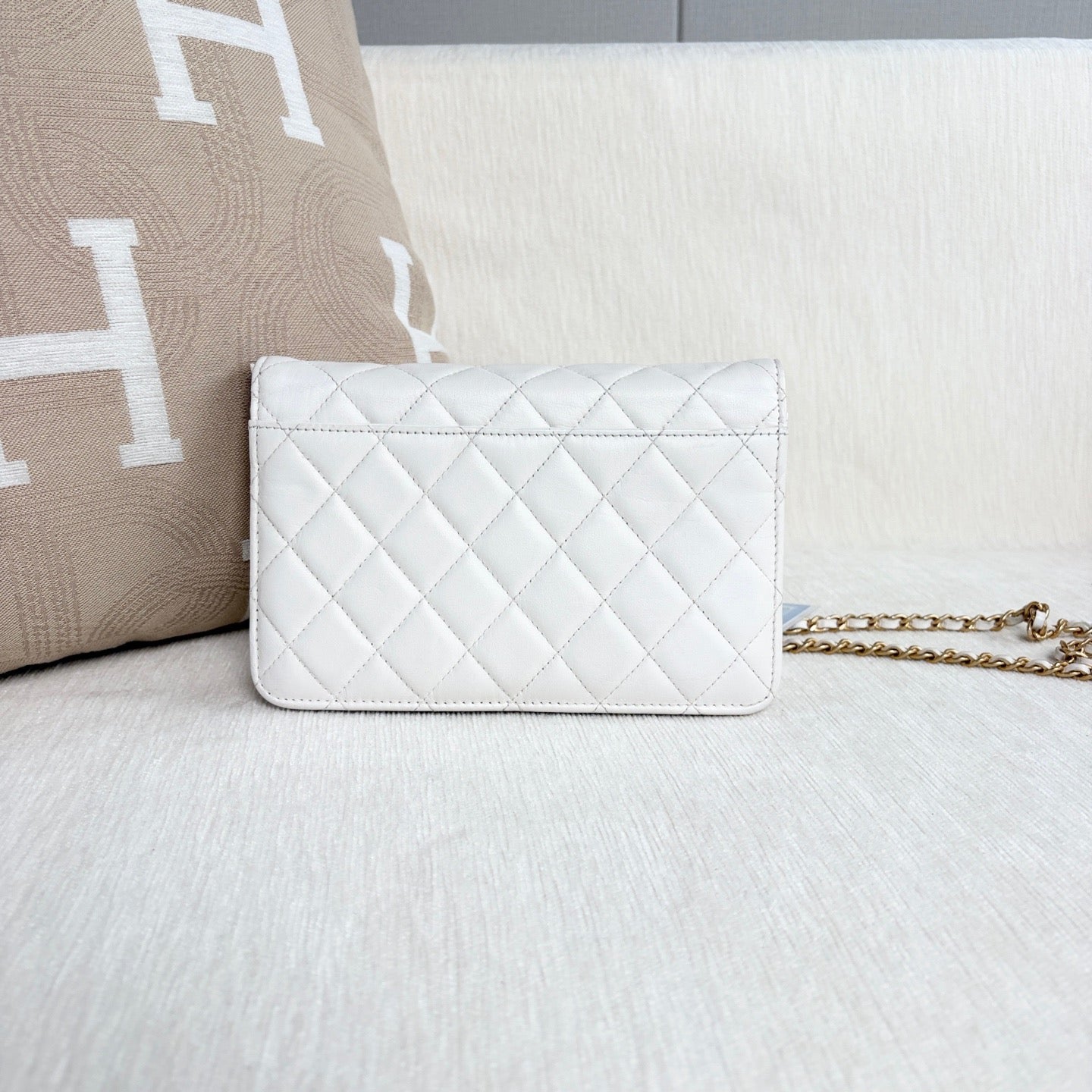 Chanel - Other - Leather - White - (mini)
