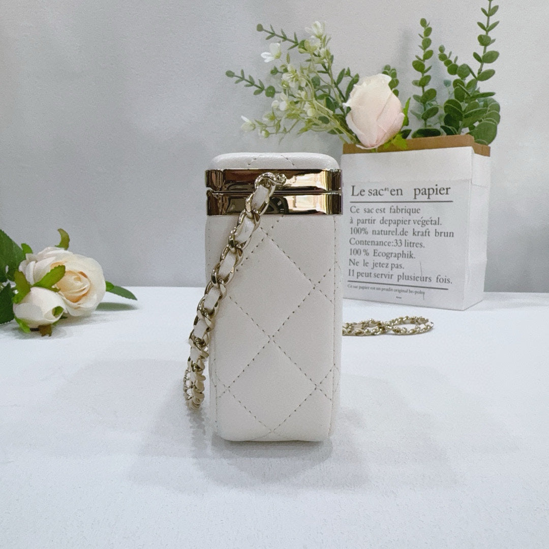Chanel - Other - Leather - White - (mini)
