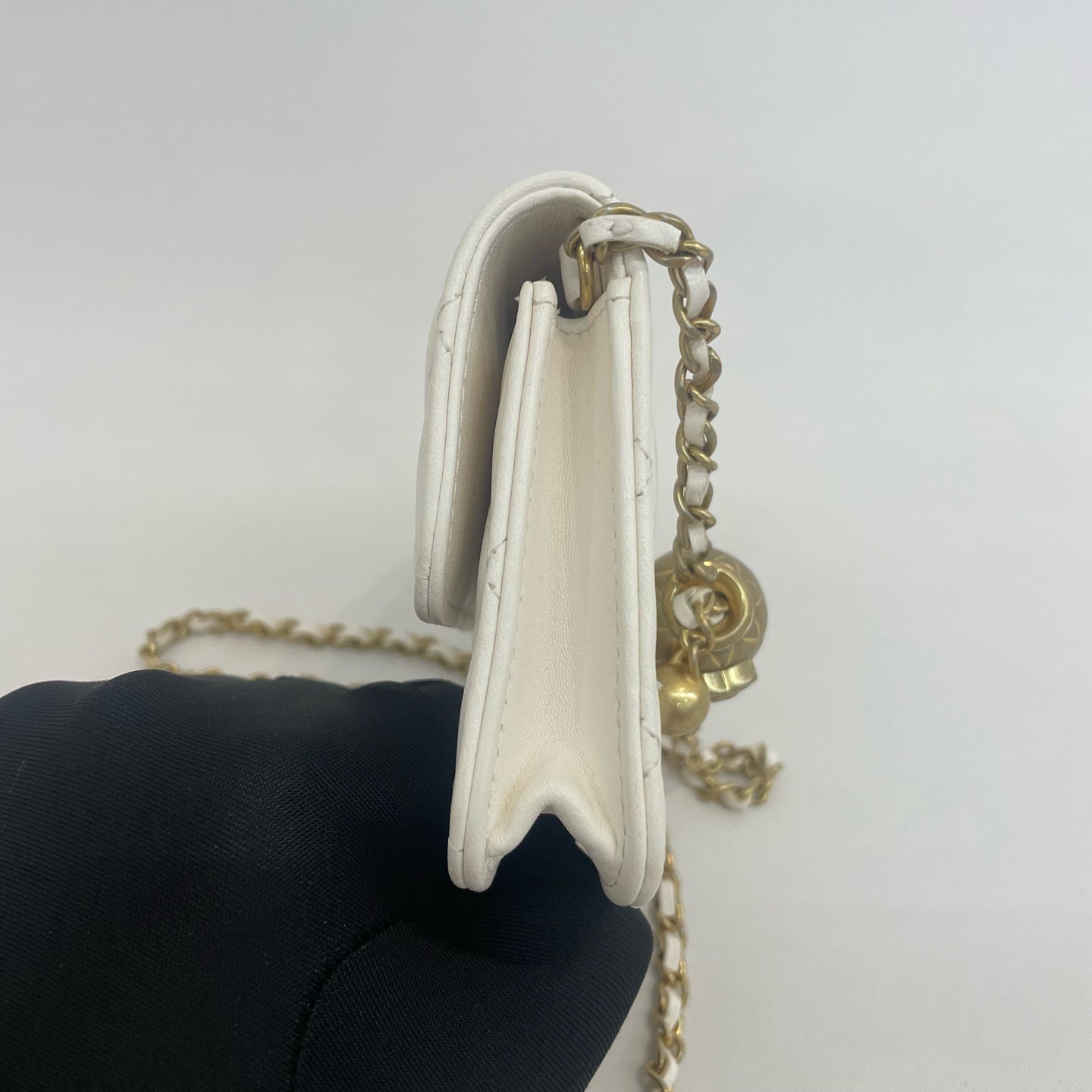 Chanel - Other - Leather - White - (mini)