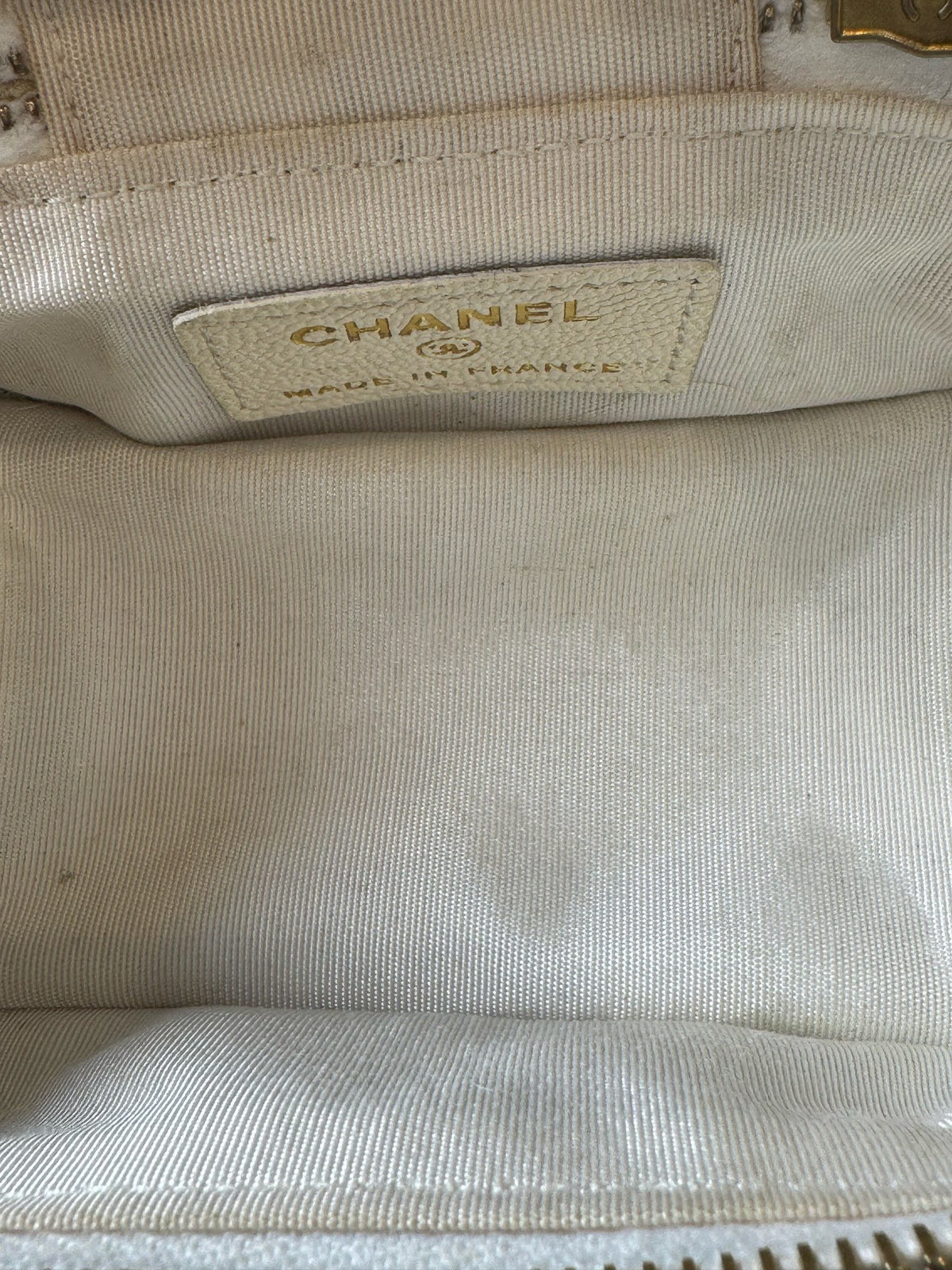 Chanel - Other - Leather - White - (mini)